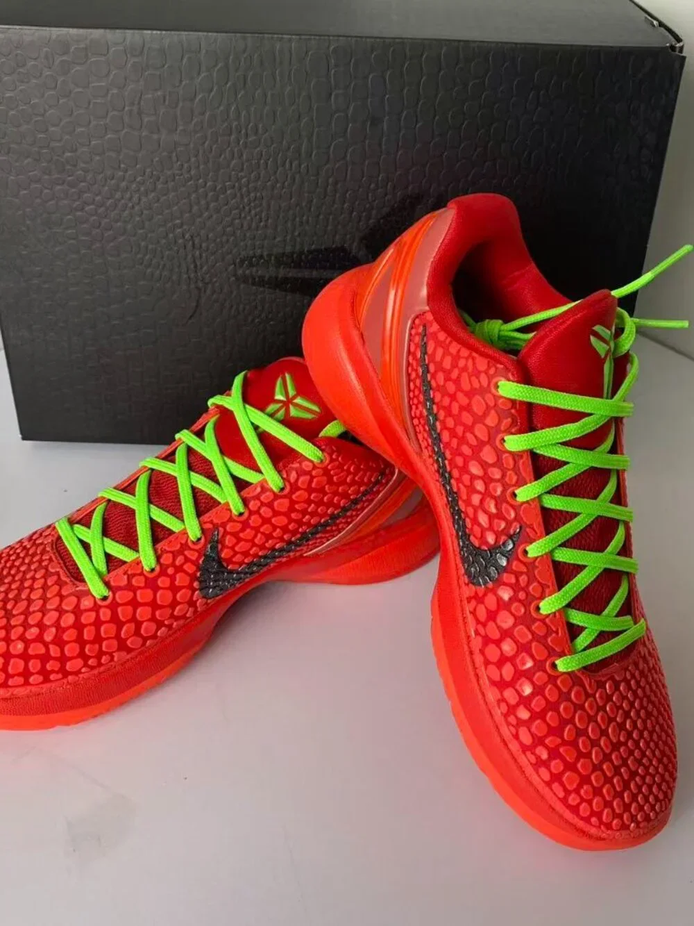 Nike Kobe 6 Reverse Grinch Red Green Sneakers